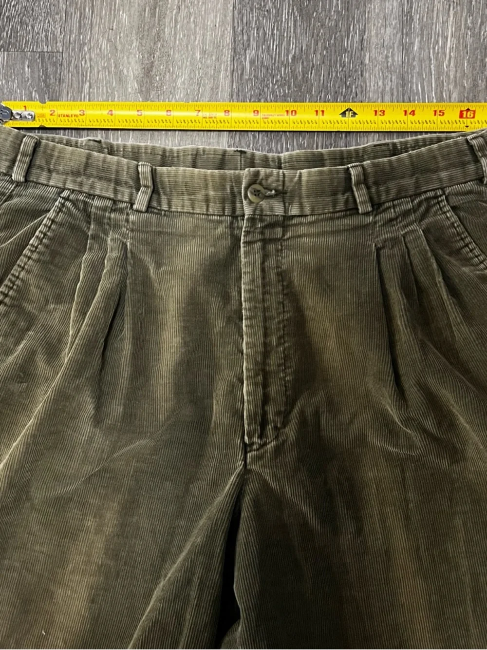 Vintage 70s Eddie Bauer Corduroy Baggy Pants 34x27 Green Cuffed Pleated Skate
